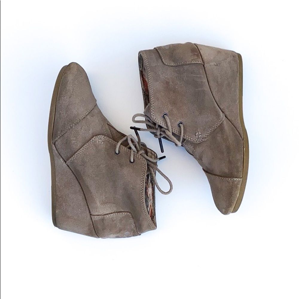 Toms Suede Tan Wedge Booties